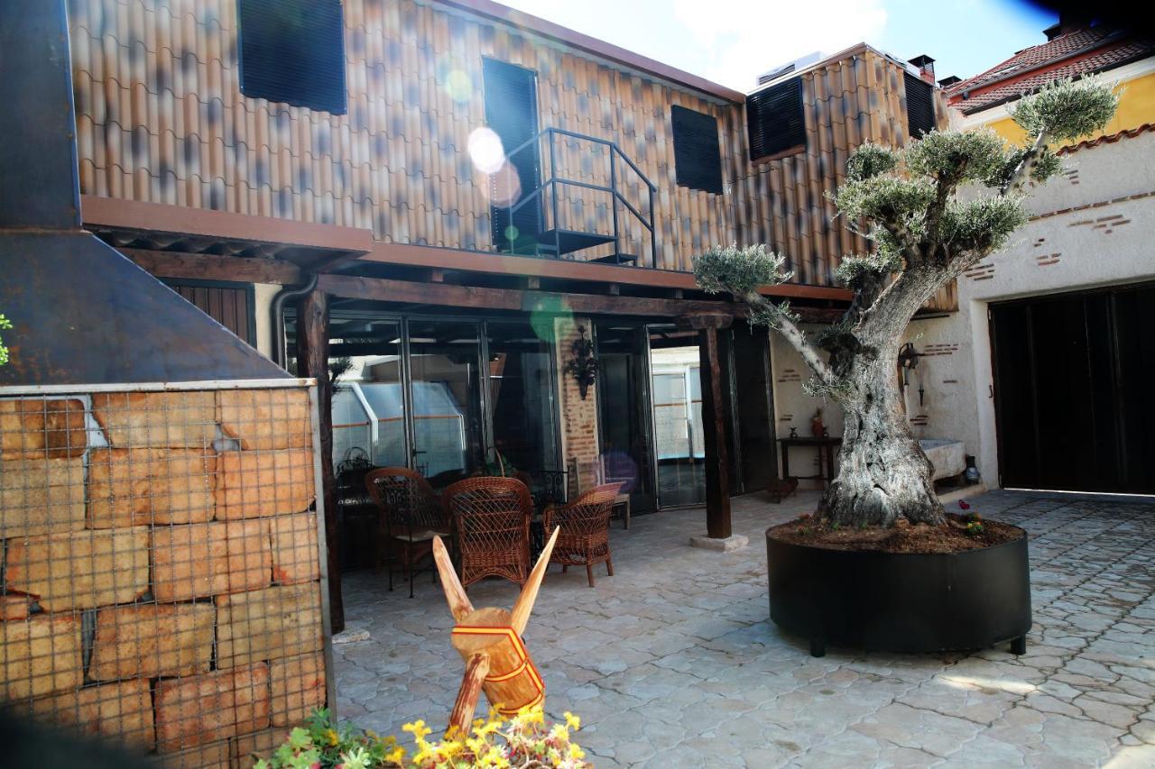 Casa Ruina Guest House Nava del Rey Ngoại thất bức ảnh