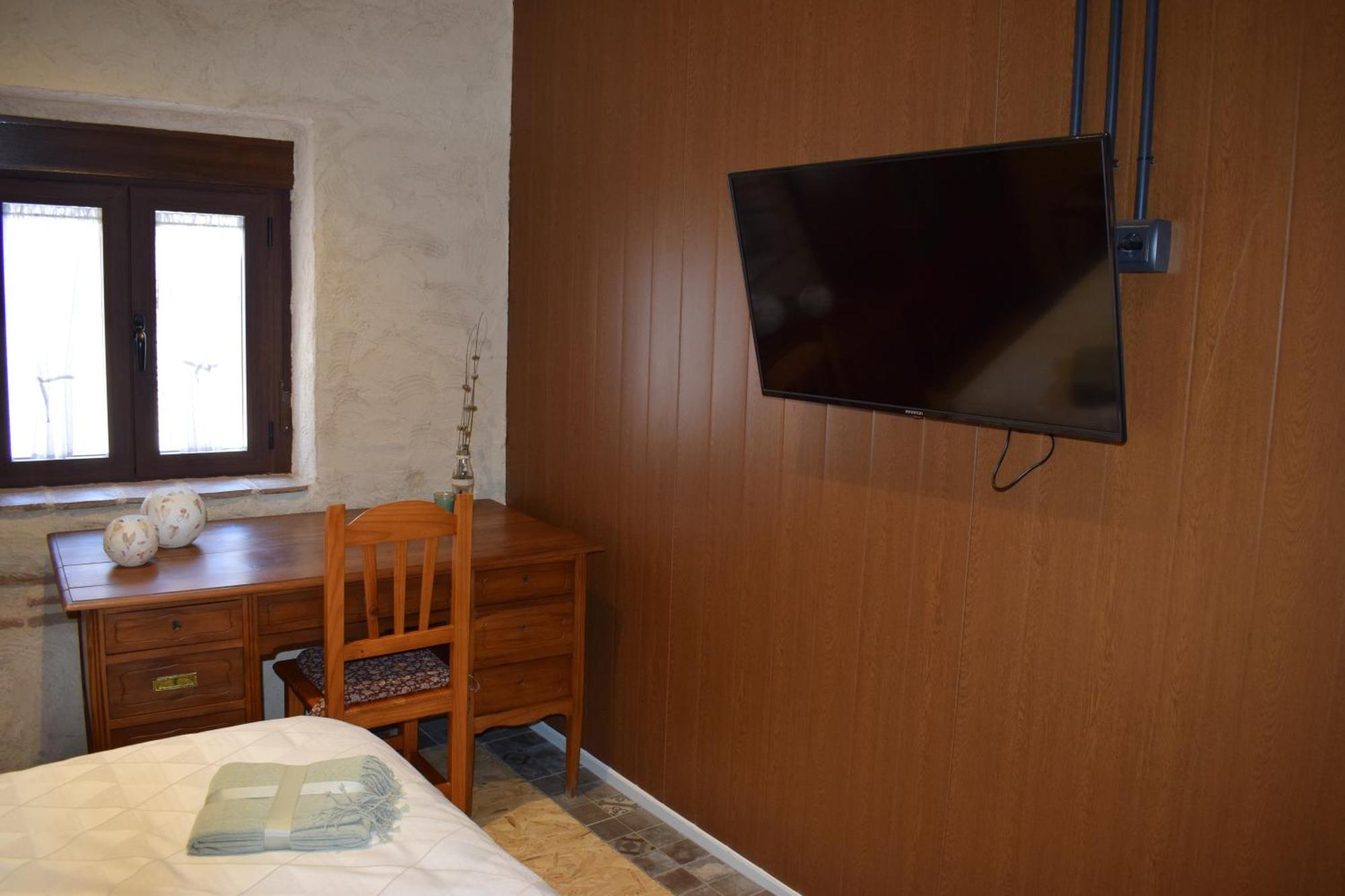 Casa Ruina Guest House Nava del Rey Ngoại thất bức ảnh